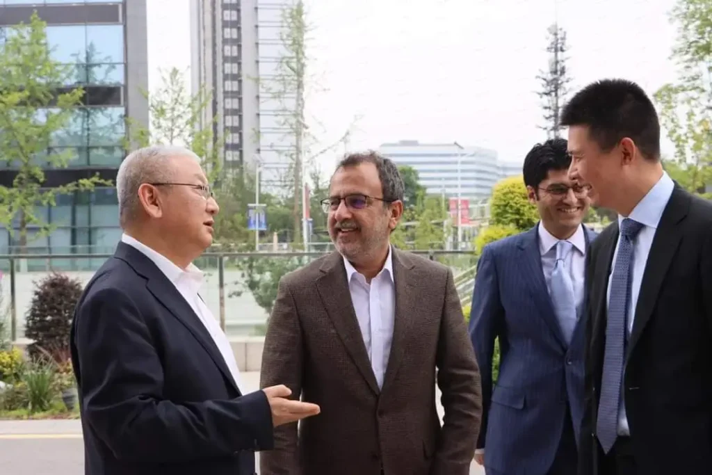 Beijing’s Green Technology Co. , Longi Solar to open a plant in Pakistan 1 deal between president china and energy minister Pakistan Awais Leghari